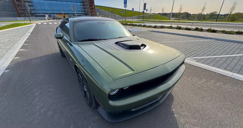 samochody osobowe Dodge Challenger cena 179900 przebieg: 93000, rok produkcji 2018 z Wołomin